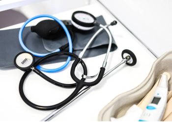 سماعات طبية ذكية تكشف 3 حالات قلبية خطيرة في ثوان