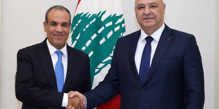 وزير الخارجية يلتقي الرئيس جوزيف عون في بيروت