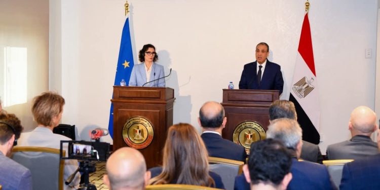 وزير الخارجية يلتقى مع مفوضة الاتحاد الاوروبى لإدارة الأزمات