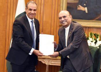 وزير الخارجية يسلم رسالة خطية من السيد رئيس الجمهورية الى الرئيس الباكستاني