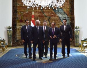 الرئيس السيسي يستقبل المشير خليفة حفتر بحضور اللواء حسن رشاد