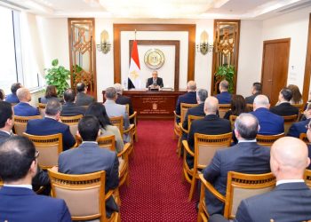 وزير الخارجية يجتمع مع قيادات الوزارة من الدرجات الوسطى لمتابعة سير العمل بالوزارة