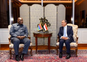 وزير الخارجية يلتقي وزير خارجية جامبيا لبحث سبل تعزيز العلاقات الثنائية