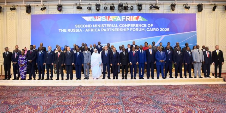 صورة جماعية لافتتاح المؤتمر الوزاري الثاني لمنتدى الشراكة الروسية-الأفريقية