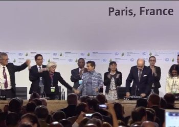 بعد عقد من اتفاق باريس.. هل تنجو الأرض من الاحتباس الحراري؟