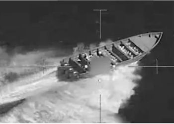 البر أسهل بكثير..ترامب يتوعد فنزويلا بـ ضربات برية بحجة تهريب المخدرات