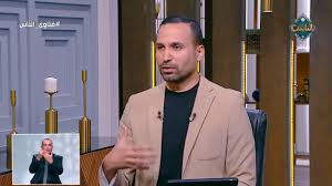 هل يجوز العمل في متجر يُباع فيه الخمر ؟ .. فيديو