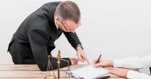 قانون العمل الجديد :  يلزم المنشآت بالكشف الدورى على الصحة العقلية والنفسية للعاملين