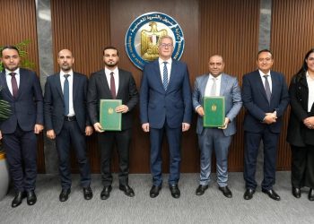 وزير البترول والثروة المعدنية يستقبل وفداً نفطياً سورياً 