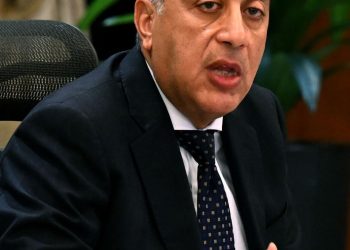 رئيس الوزراء يشهد بدء التشغيل التجاري لمحطة البحر الأحمر لتداول الحاويات رقم  1 (RSCT) بميناء السخنة