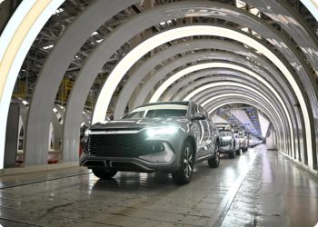 عملاق الصين يتفوق.. “BYD” تهزم “تسلا” في سباق المبيعات العالمي لعام 2025