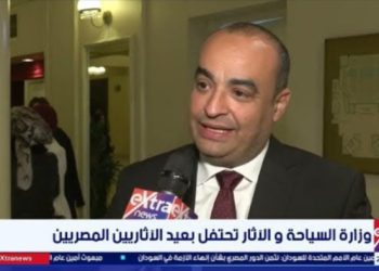 غرفة الأخبار| تقديرًا لدورهم الهام في حفظ آثار مصر.. وزارة السياحة والآثار تحتفل بعيد الآثاريين المصريين