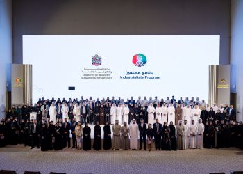 سلطان بن أحمد القاسمي يشهد حفل تخريج طلبة الدراسات العليا بجامعة الشارقة